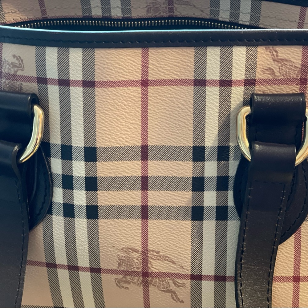 Authentic Burberry Haymarket Check Medium Regent Tote. Used twice. No damages - Picture 4 of 10